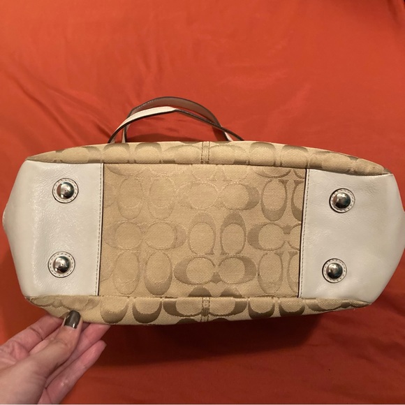 Vintage Coach Signature Logo Shoulder Bag - Picture 14 of 15